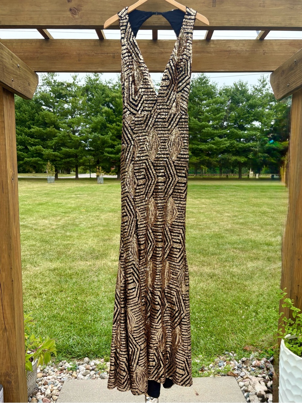 Windsor Gold and Black Sequin V-Neck Gown with Slit in Size M
